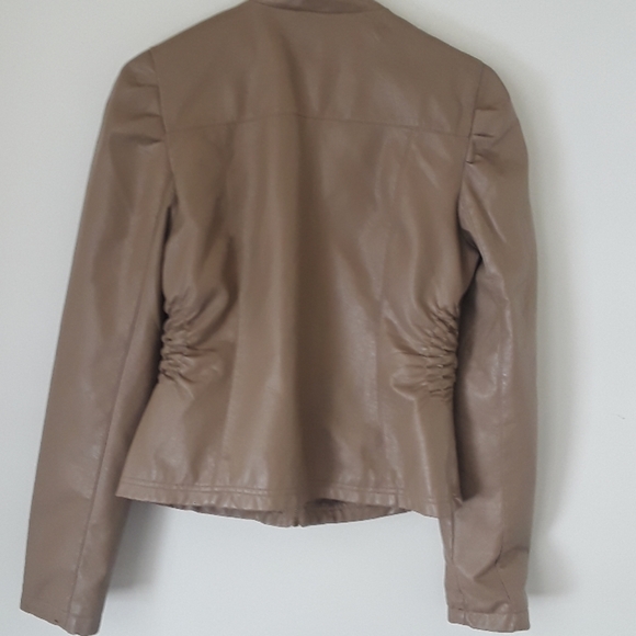 Tan jacket - Picture 2 of 3